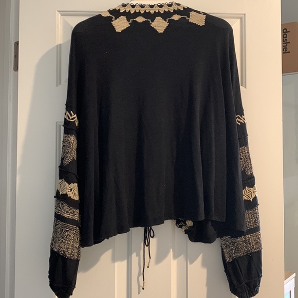 Free People Black w/ Tan Embroidered top. Drawstring Bottom. 0ne button front XS - Picture 6 of 10